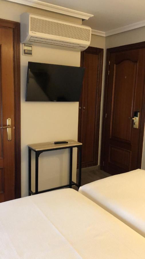 Hostal Astoria Madrid Luaran gambar