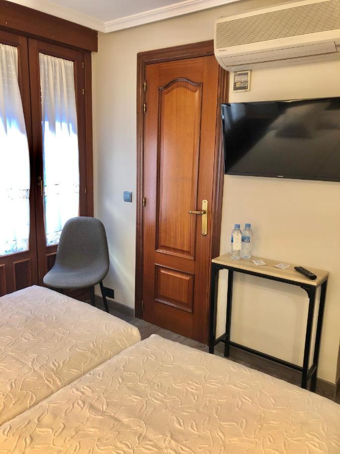 Hostal Astoria Madrid Luaran gambar