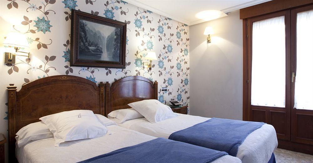 Hostal Astoria Madrid Luaran gambar