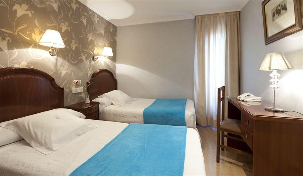 Hostal Astoria Madrid Luaran gambar