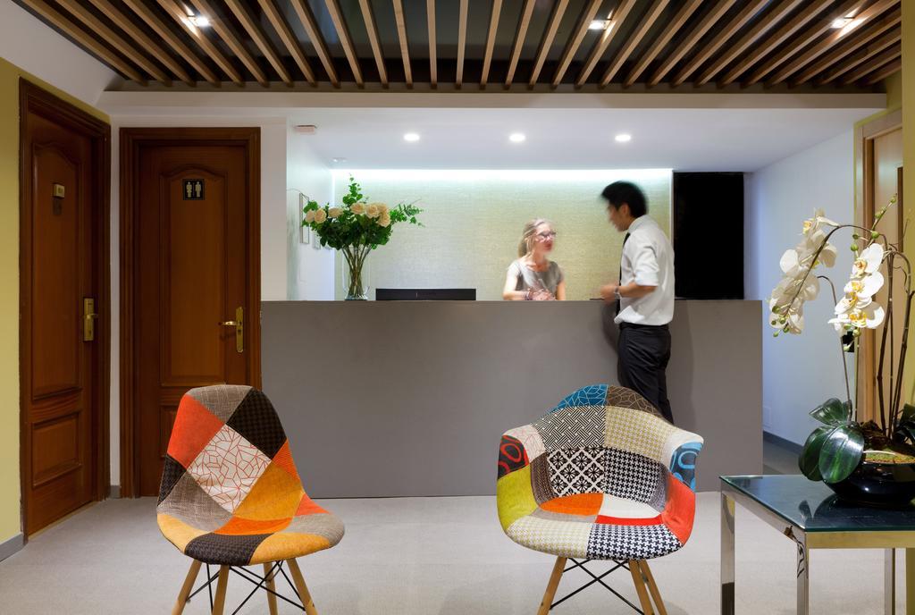 Hostal Astoria Madrid Luaran gambar