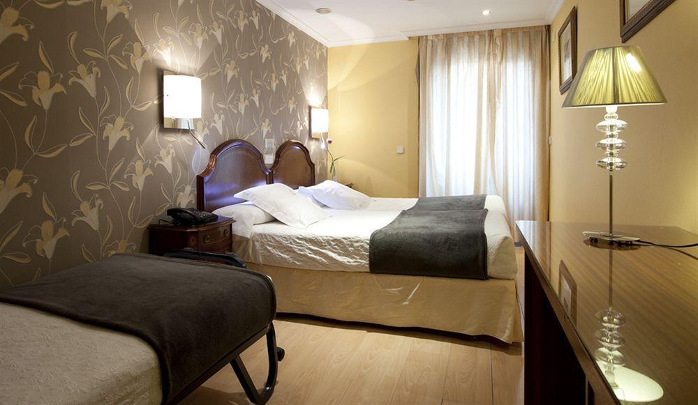 Hostal Astoria Madrid Luaran gambar